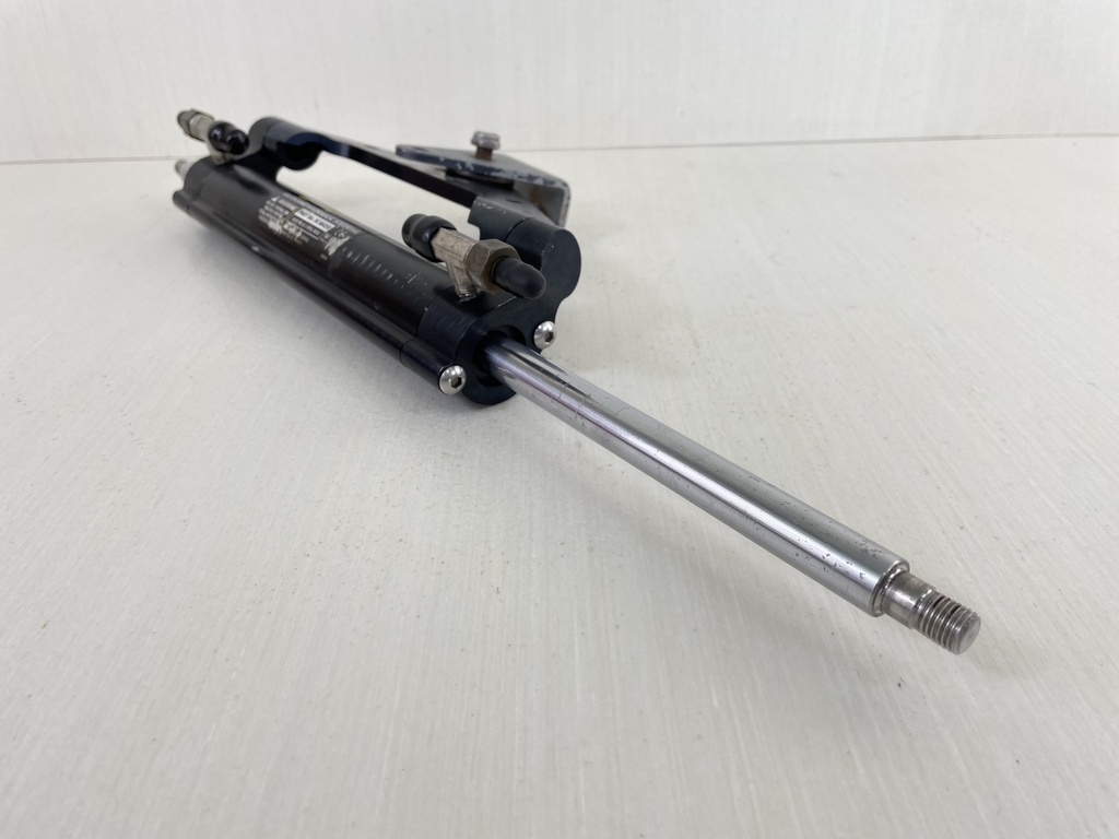 SeaStar HC4645H Outboard Hydraulic Steering Cylinder Assembly Ram
