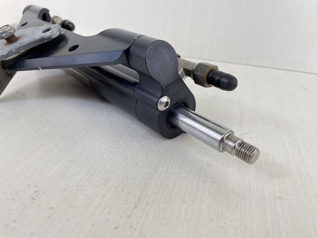SeaStar HC4645H Outboard Hydraulic Steering Cylinder Assembly Ram