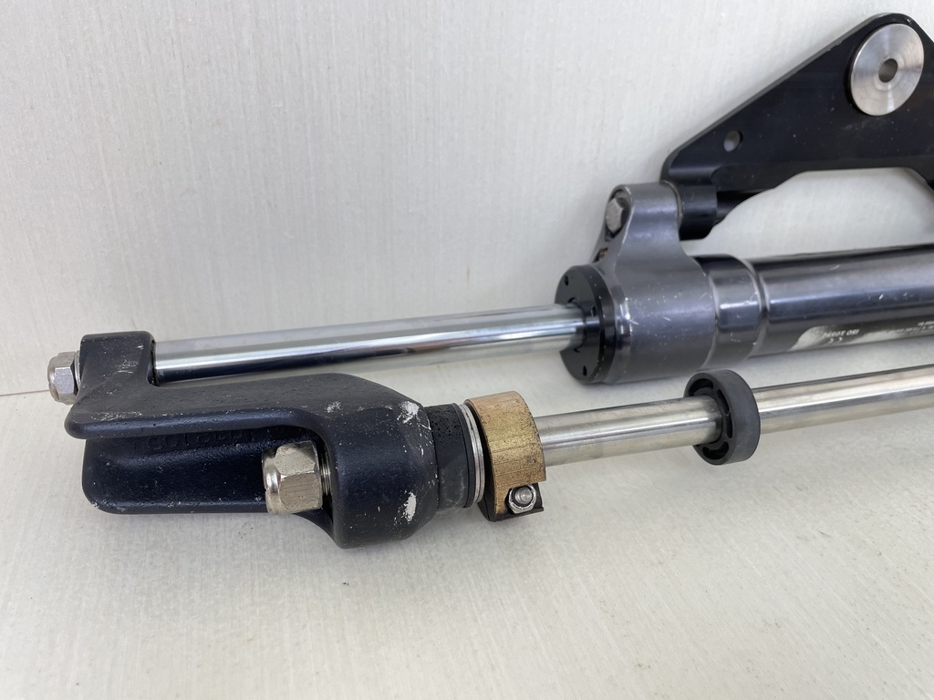 SeaStar Outboard Hydraulic Steering Cylinder Assembly Ram HC5345