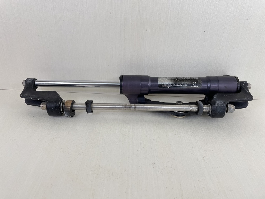 SeaStar Front Mount Outboard Hydraulic Steering Cylinder Assembly Ram HC5345