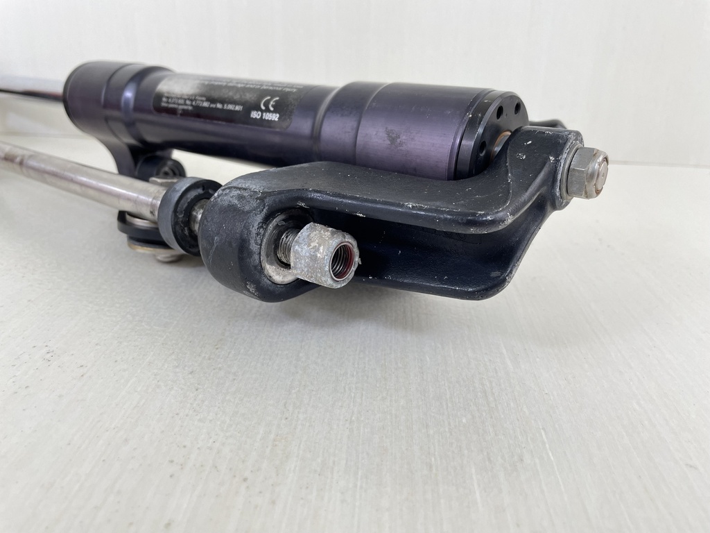 SeaStar Front Mount Outboard Hydraulic Steering Cylinder Assembly Ram HC5345