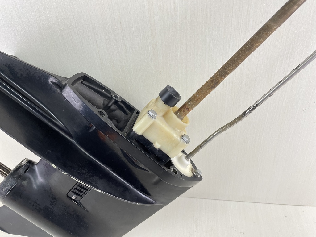 2005 Mercury 9.9HP 4 Stroke Outboard 20" Lower Unit Gear Case 8M0158633