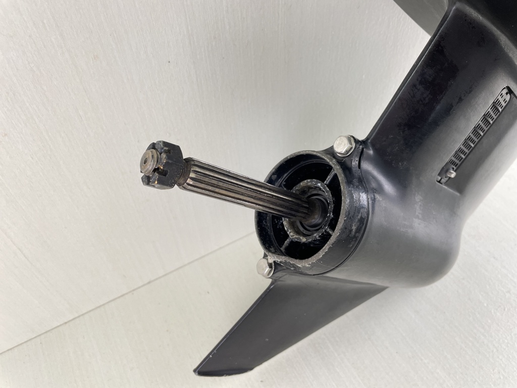 2005 Mercury 9.9HP 4 Stroke Outboard 20" Lower Unit Gear Case 8M0158633