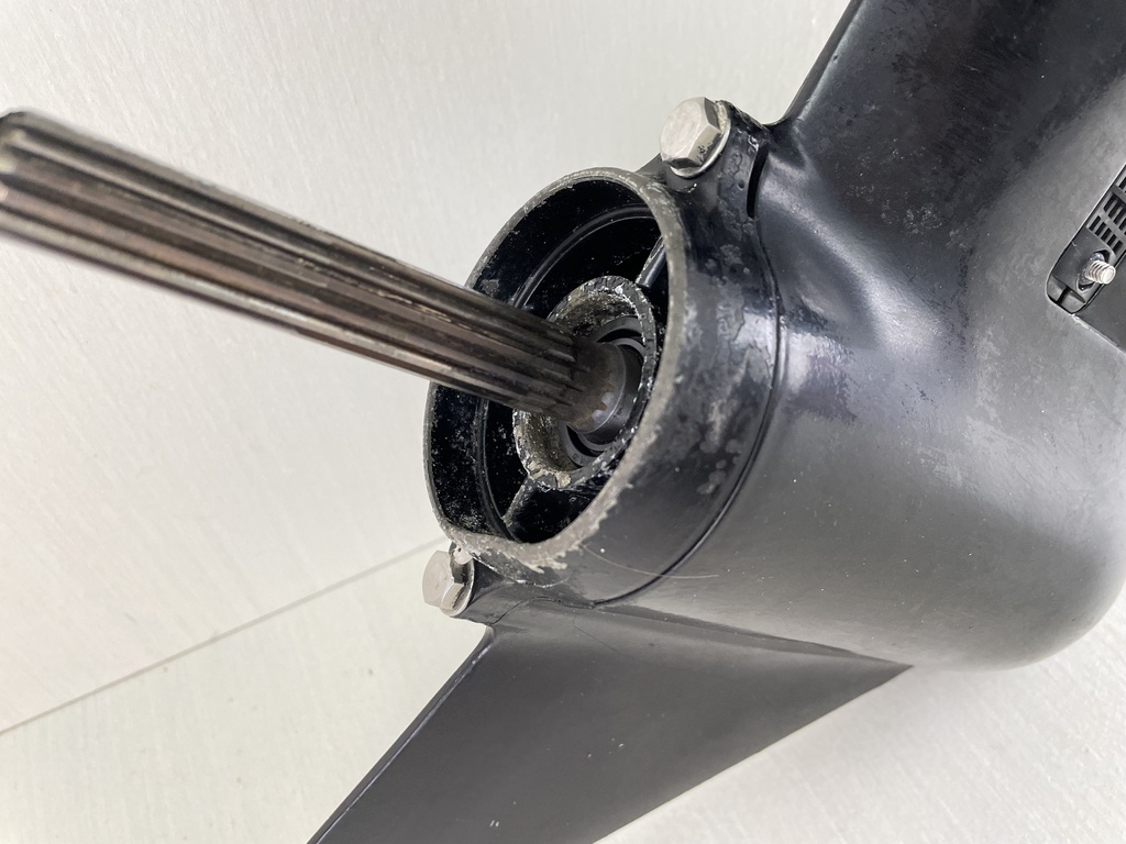 2005 Mercury 9.9HP 4 Stroke Outboard 20" Lower Unit Gear Case 8M0158633