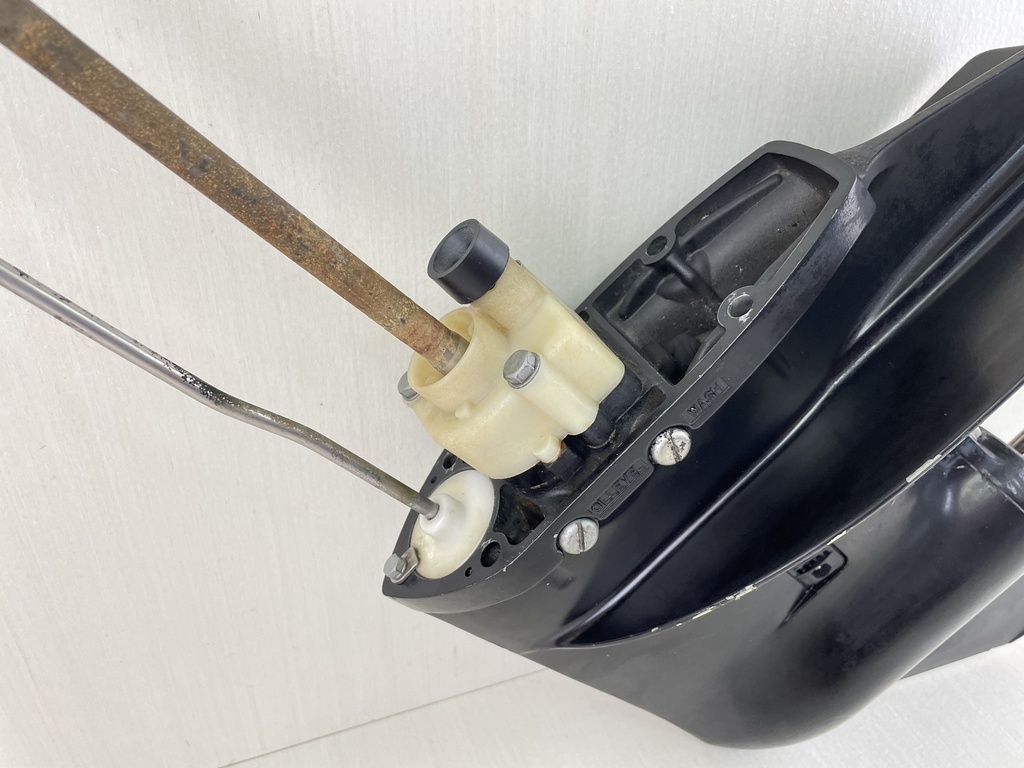 2005 Mercury 9.9HP 4 Stroke Outboard 20" Lower Unit Gear Case 8M0158633