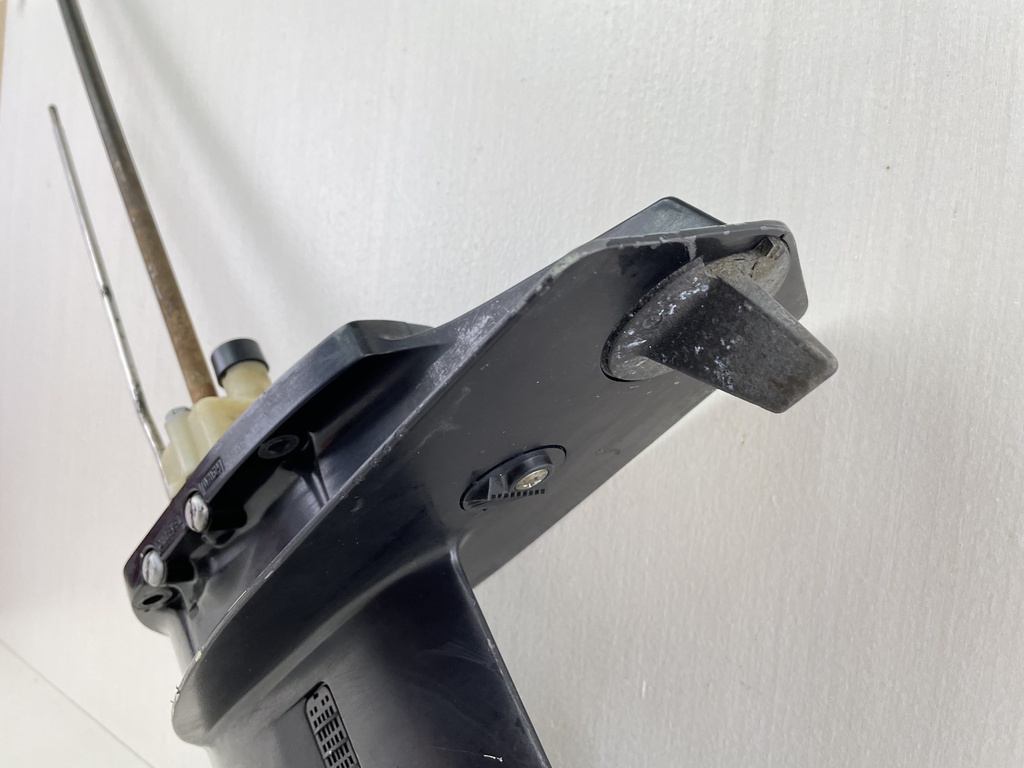 2005 Mercury 9.9HP 4 Stroke Outboard 20" Lower Unit Gear Case 8M0158633