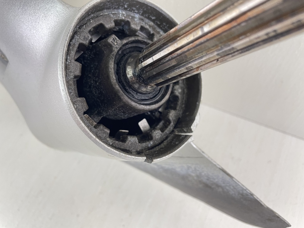 01-07 Honda 40 50 HP 4 Stroke Outboard 20" Lower Unit Gear Case 41100-ZW4-H16ZA