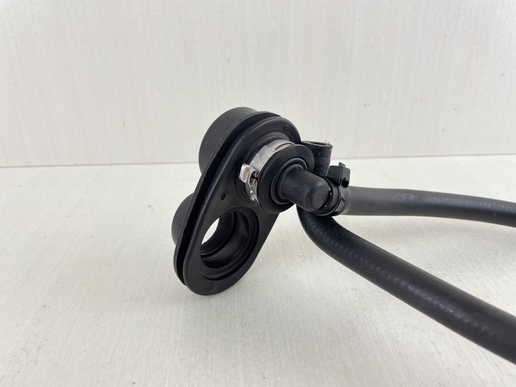 Evinrude Etec Water Exit Flush Grommet Muffler 0354162 354162