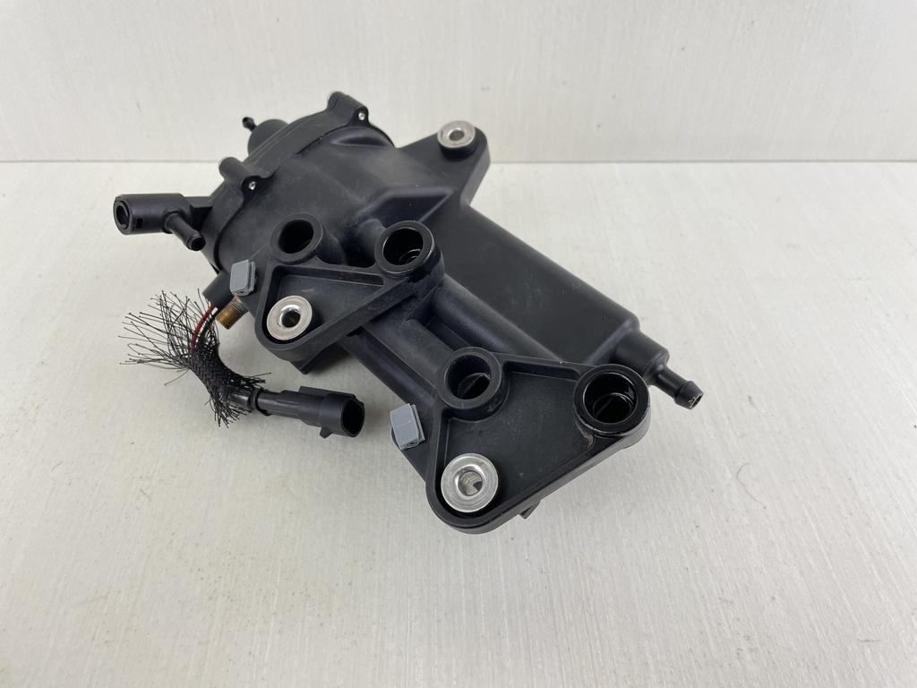 2016 Evinrude 25HP Etec 2 Stroke Outboard Fuel Vapor Separator Pump Assembly 5007896