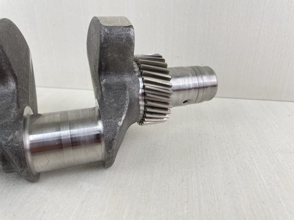 2011 Suzuki DF 25 HP 4 Stroke Twin-V Outboard Crankshaft 12220-95J00-0B0