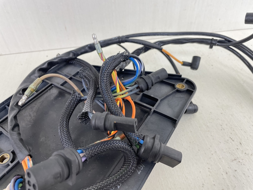 1993 Evinrude Johnson 200HP 2 Stroke Outboard Power Pack Assembly 0584636