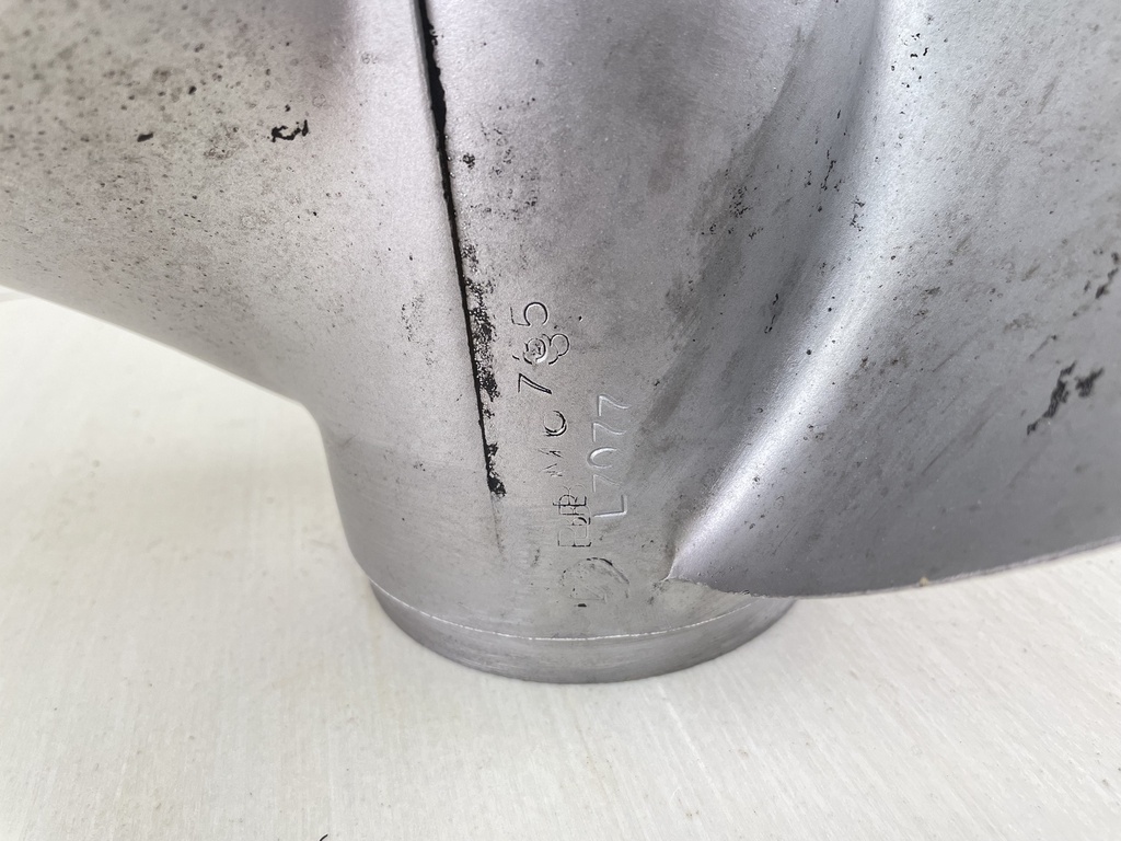 Evinrude Johnson Propeller Prop 13 3/8 x 17 3 Blade RH 0389948