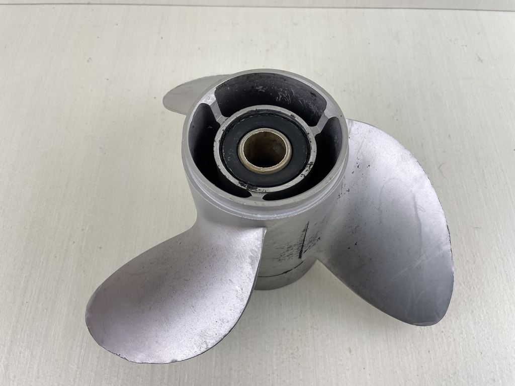 Evinrude Johnson Propeller Prop 13 3/8 x 17 3 Blade RH 0389948