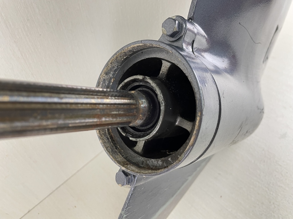 1995 - 2009 Yamaha 50HP 2 Stroke Outboard 20" Long Lower Unit Gear Case