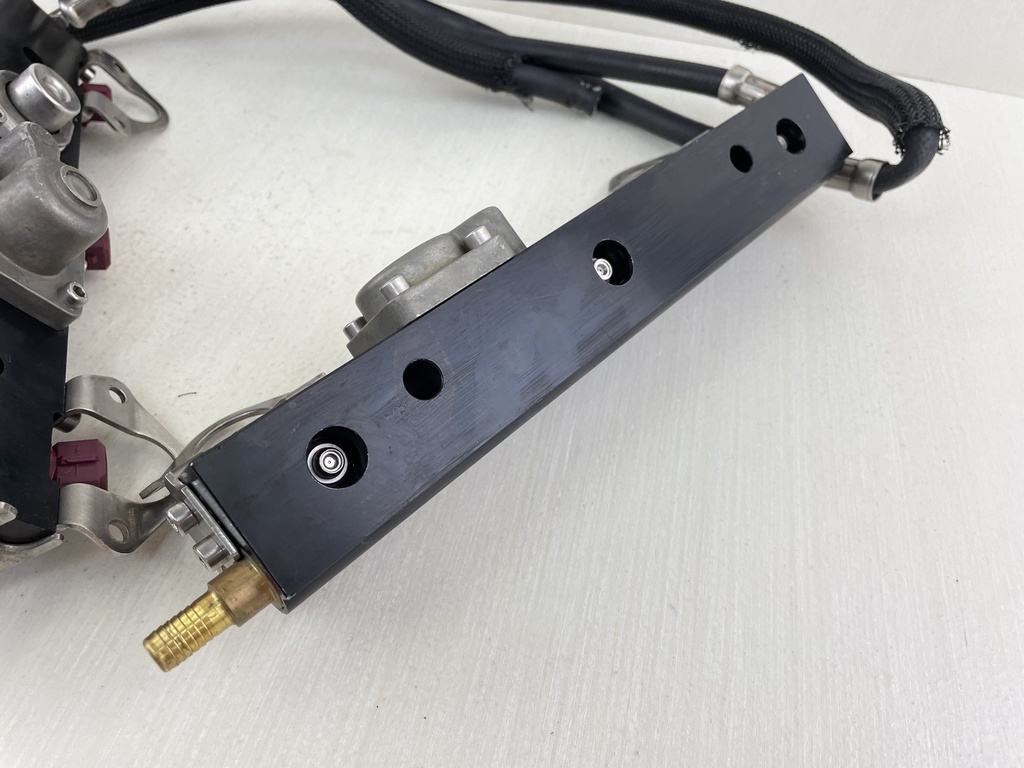 Mercury 150 175 200 HP Optimax Fuel Rail Set With Fuel Injectors 895752T06