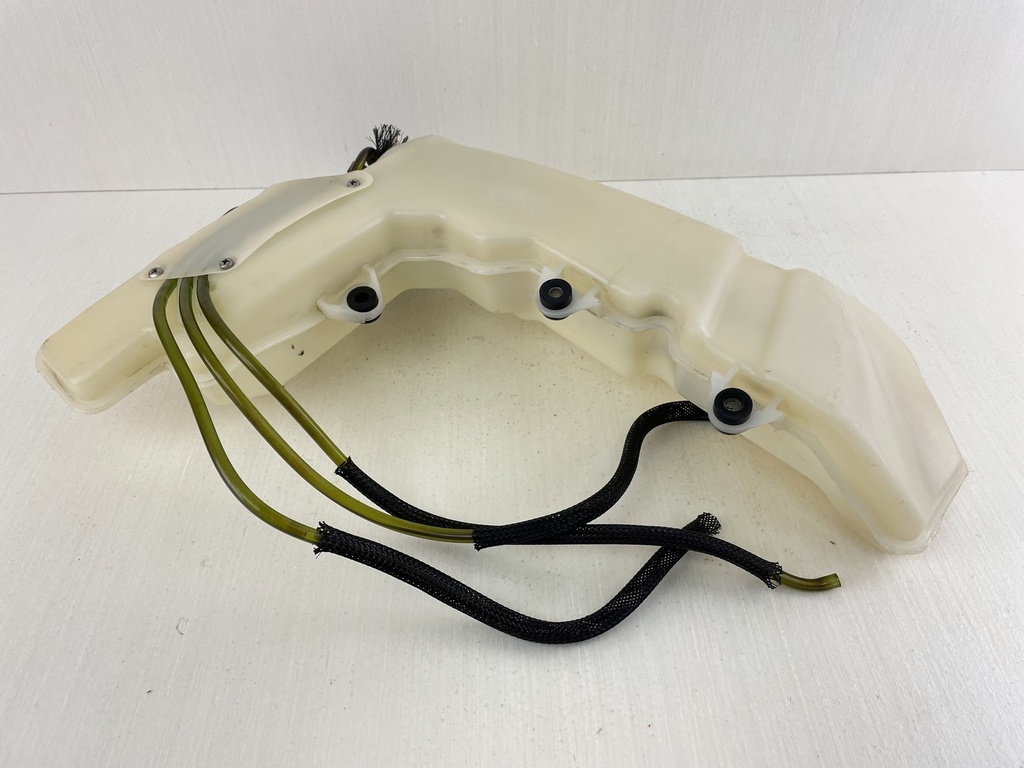 2004 Evinrude 75 90 HP Etec Oil Tank With Pump 5005804 