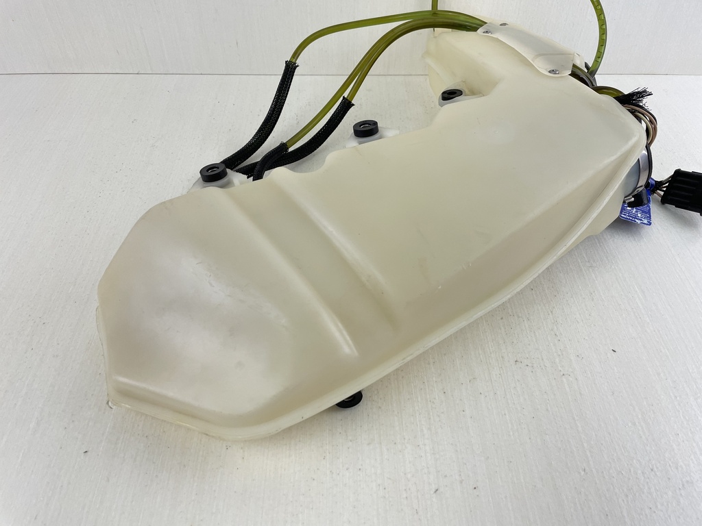 2004 Evinrude 75 90 HP Etec Oil Tank With Pump 5005804 