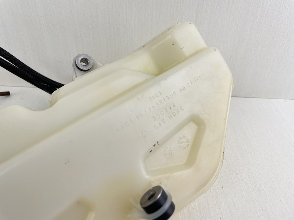 2004 Evinrude 75 90 HP Etec Oil Tank With Pump 5005804 