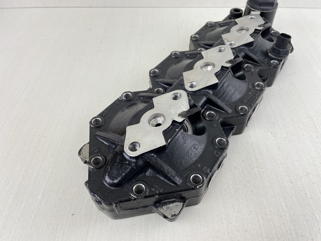 2004 Evinrude 75 90 HP Etec Outboard Cylinder Head 5005198