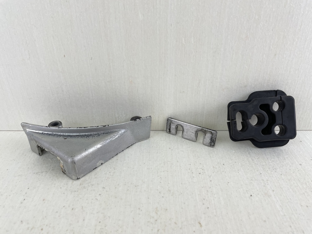 97-2006 Honda 75 90 HP Outboard Cable Cover Plate 40151-ZW1-000ZA