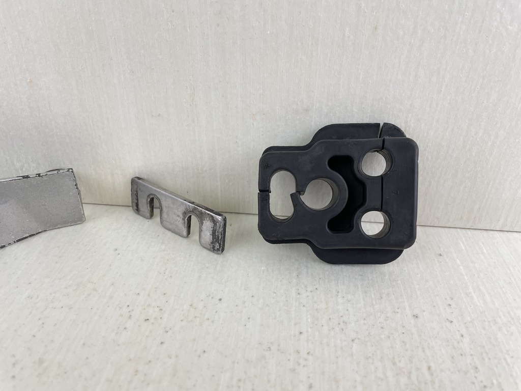 97-2006 Honda 75 90 HP Outboard Cable Cover Plate 40151-ZW1-000ZA