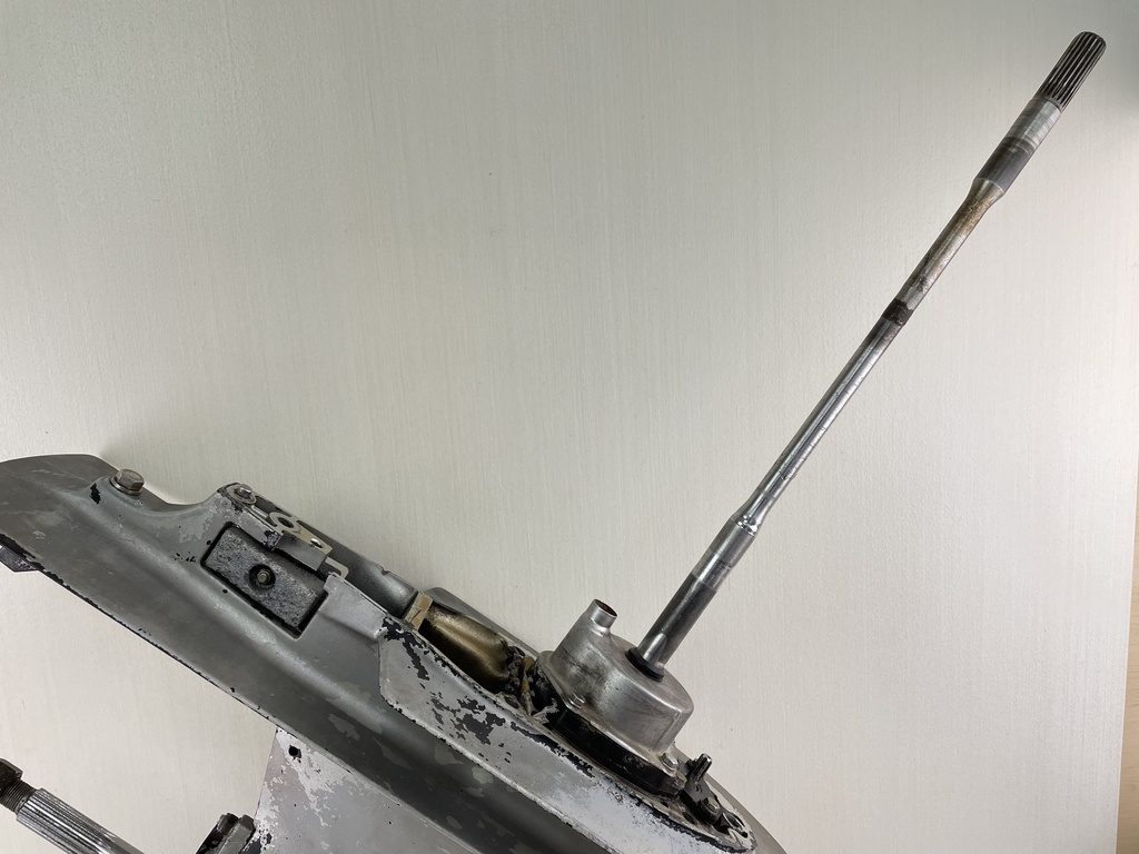 1997 Honda 75 90 HP 4 Stroke Outboard Long Lower Unit Gear Case 41100-ZW1-003ZA