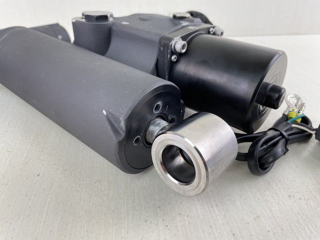 Evinrude Etec 70 90 115 130 HP Outboard Trim & Tilt Assembly 5005756 5008949