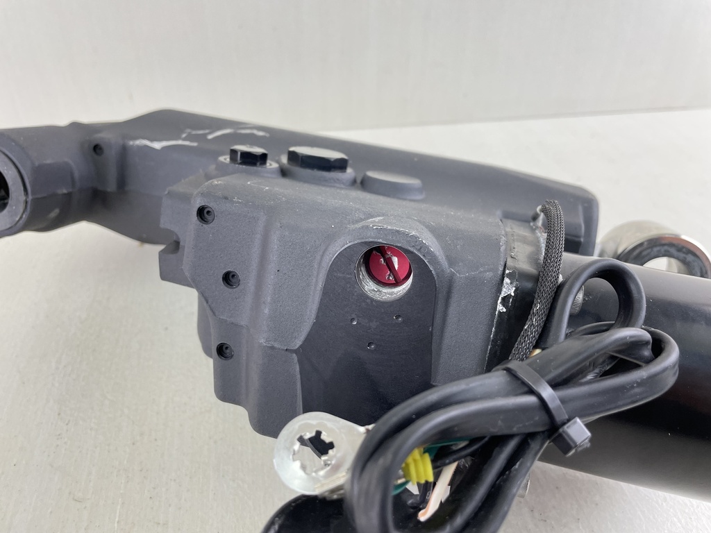 Evinrude Etec 70 90 115 130 HP Outboard Trim & Tilt Assembly 5005756 5008949