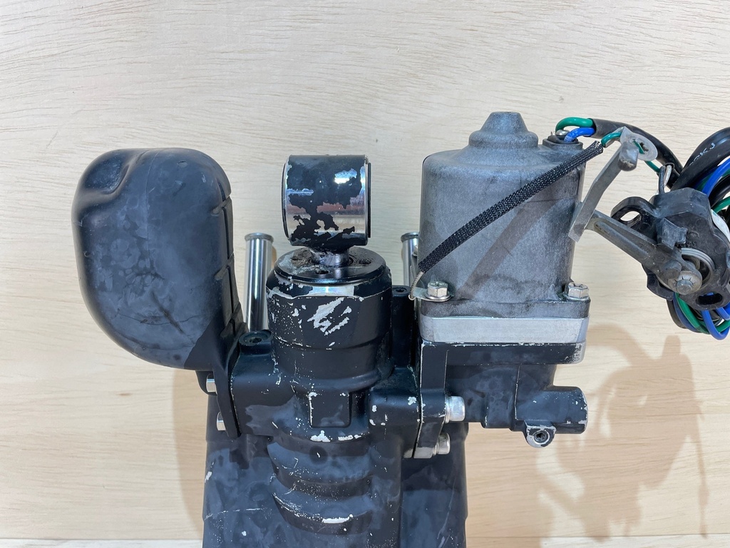 Johnson Evinrude Etec Ficht Hydraulic Power Trim & Tilt Assembly 60 - 300HP