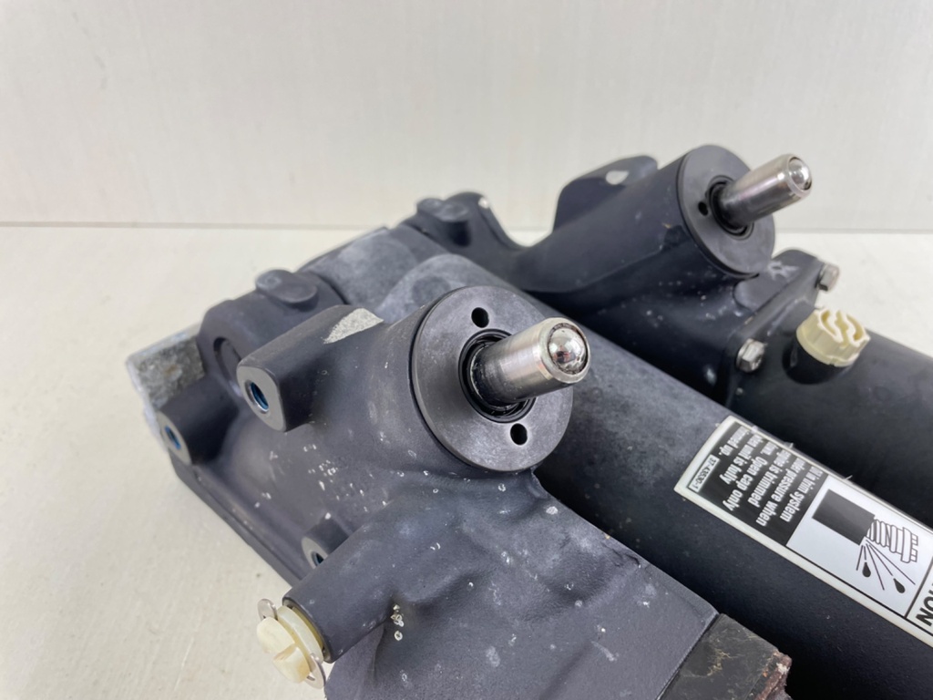 2007 Mercury 150HP Outboard Power Trim Tilt Unit Assembly 8M0168222 222 Hours