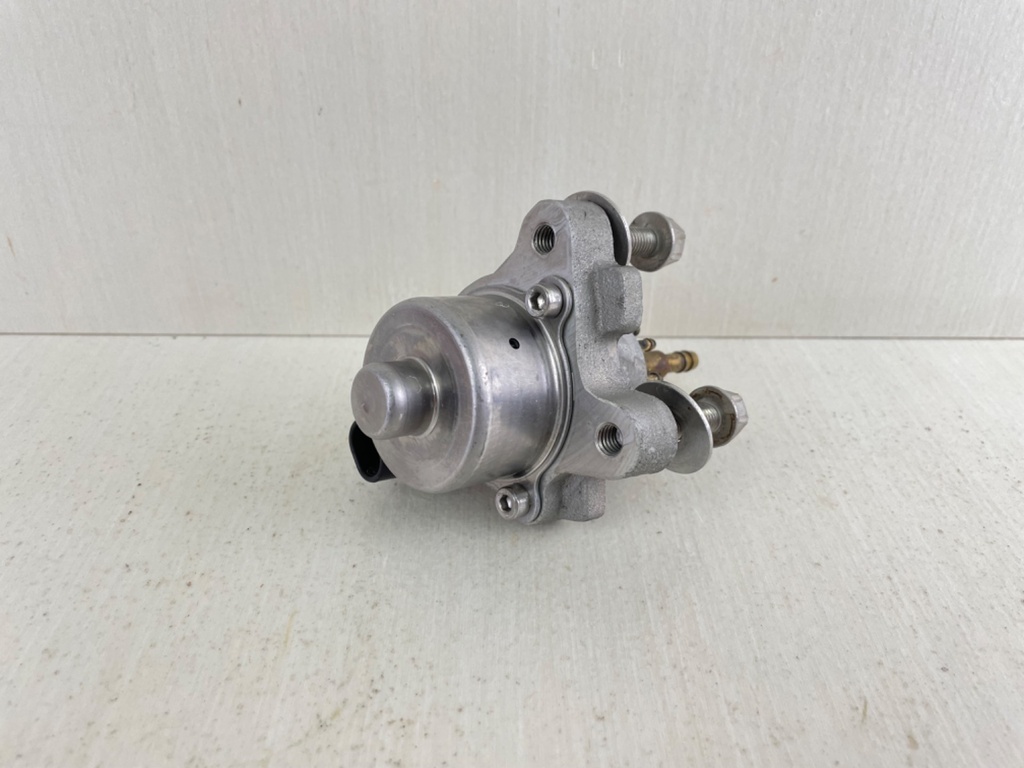 2008 Mercury 150HP Optimax 2 Stroke Outboard Oil Pump Assembly 857149T05