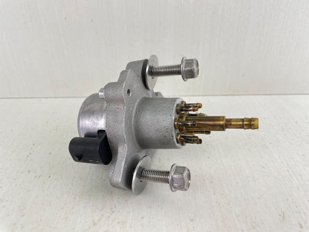 2008 Mercury 150HP Optimax 2 Stroke Outboard Oil Pump Assembly 857149T05