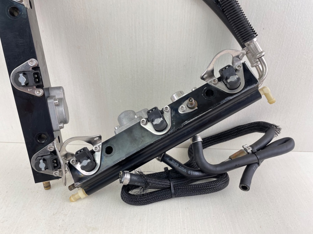 2008 Mercury 150HP Optimax 2 Stroke  Fuel Rail Assembly 895752T05