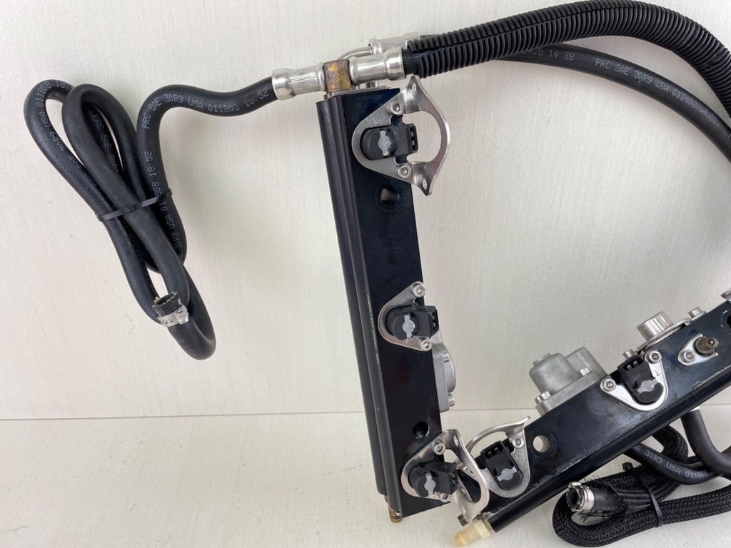 2008 Mercury 150HP Optimax 2 Stroke  Fuel Rail Assembly 895752T05