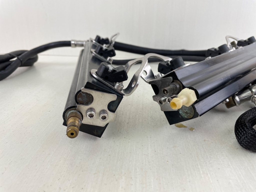 2008 Mercury 150HP Optimax 2 Stroke  Fuel Rail Assembly 895752T05