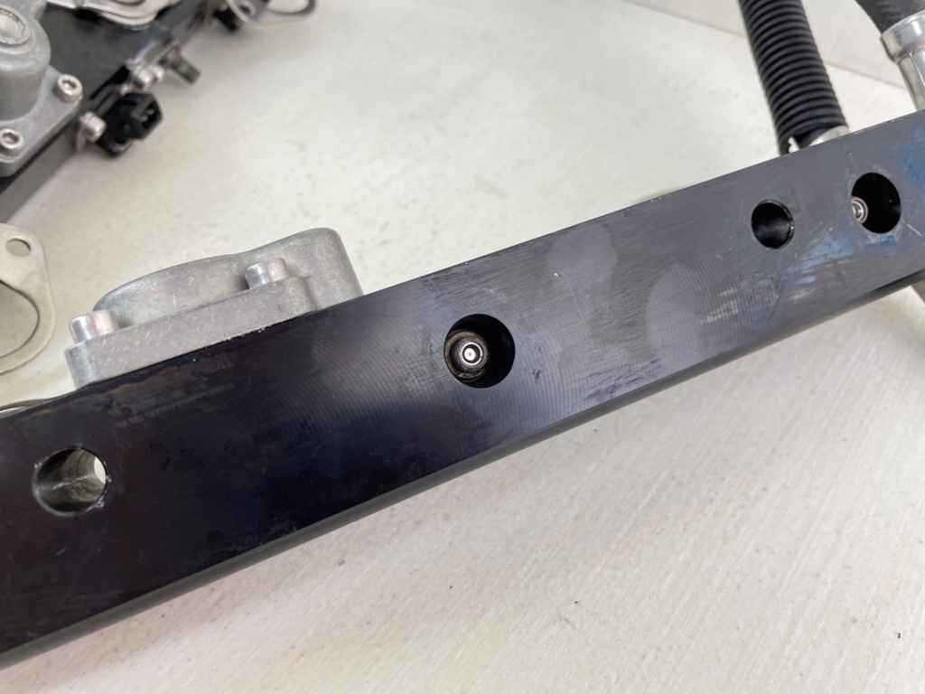 2008 Mercury 150HP Optimax 2 Stroke  Fuel Rail Assembly 895752T05