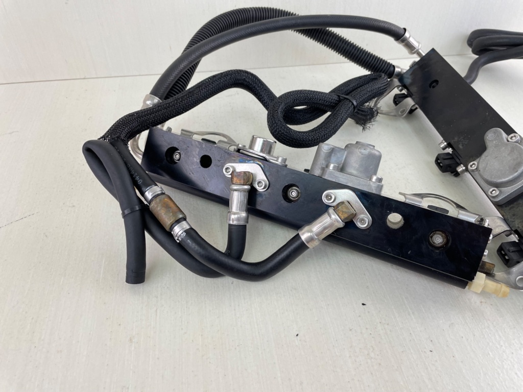 2008 Mercury 150HP Optimax 2 Stroke  Fuel Rail Assembly 895752T05