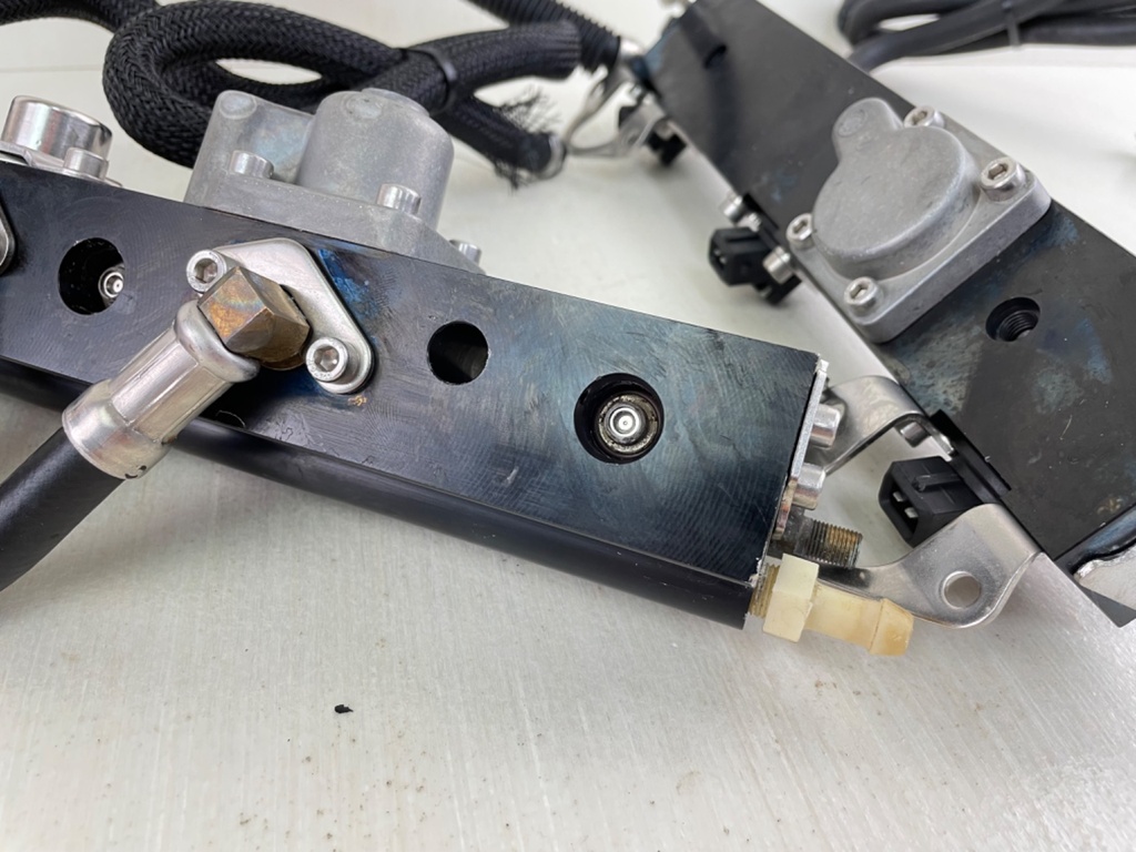 2008 Mercury 150HP Optimax 2 Stroke  Fuel Rail Assembly 895752T05