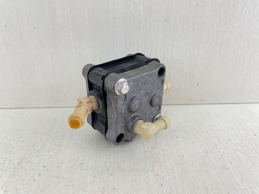 2007 Mercury 150HP 2 Stroke Outboard Fuel Pump Assembly 14360T75