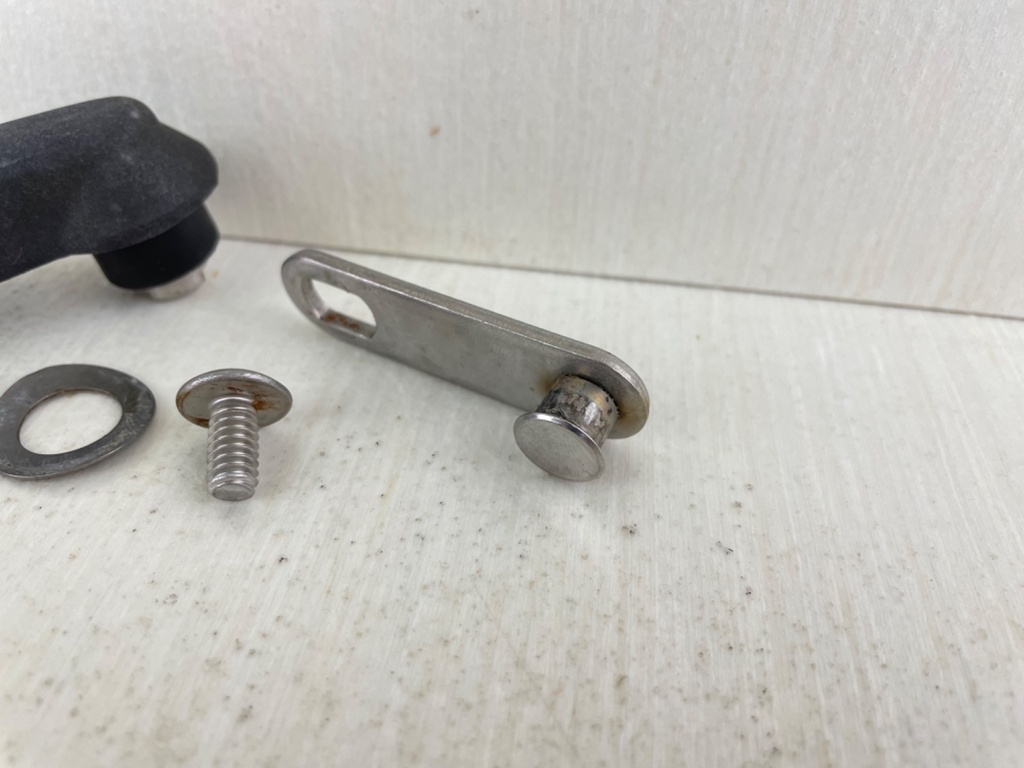 Evinrude Etec 40 50 60 75 90 2 Stroke Cowling Latch Handle 5005291