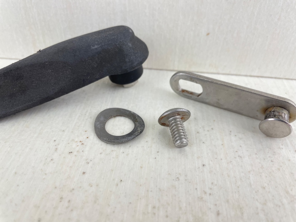 Evinrude Etec 40 50 60 75 90 2 Stroke Cowling Latch Handle 5005291