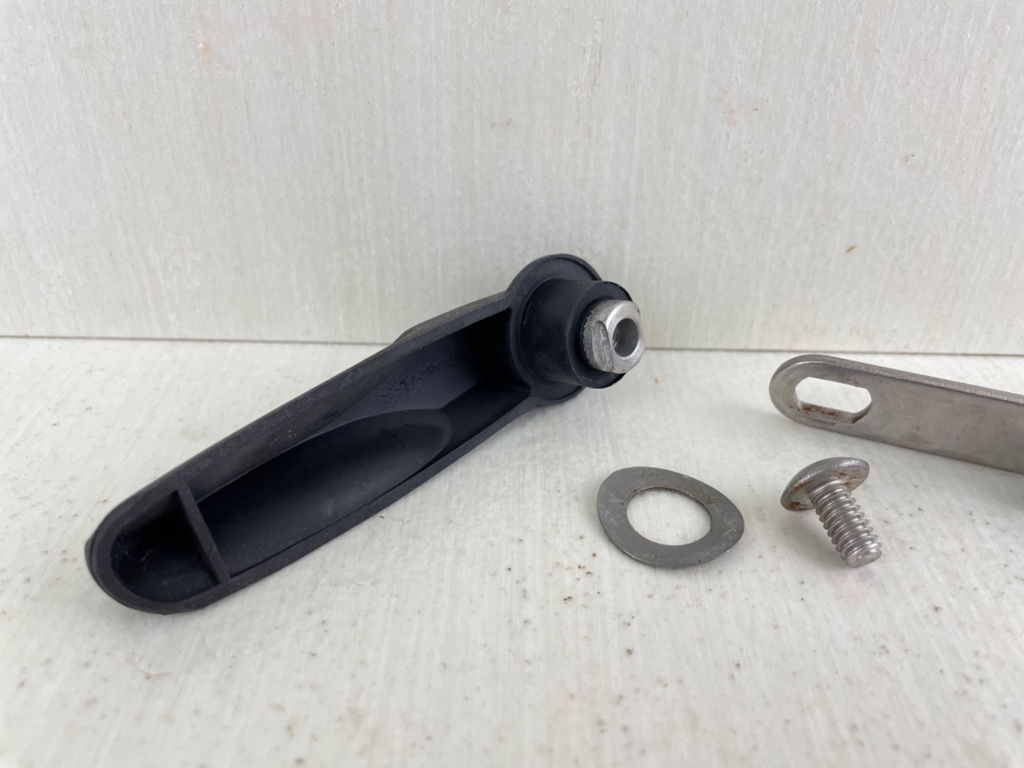 Evinrude Etec 40 50 60 75 90 2 Stroke Cowling Latch Handle 5005291