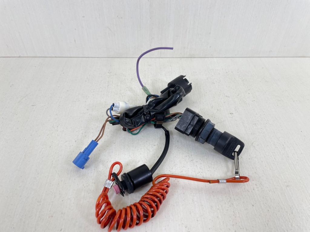 Suzuki Outboard Outboard Key Switch Assembly With Key - 8 Pin