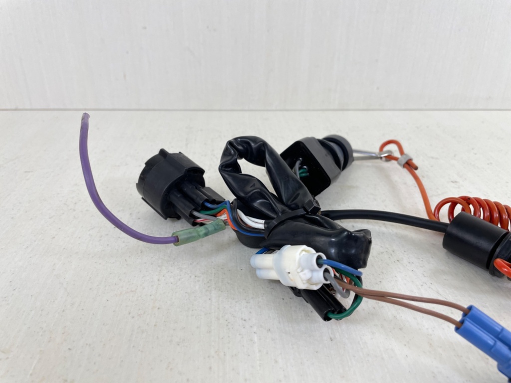 Suzuki Outboard Outboard Key Switch Assembly With Key - 8 Pin