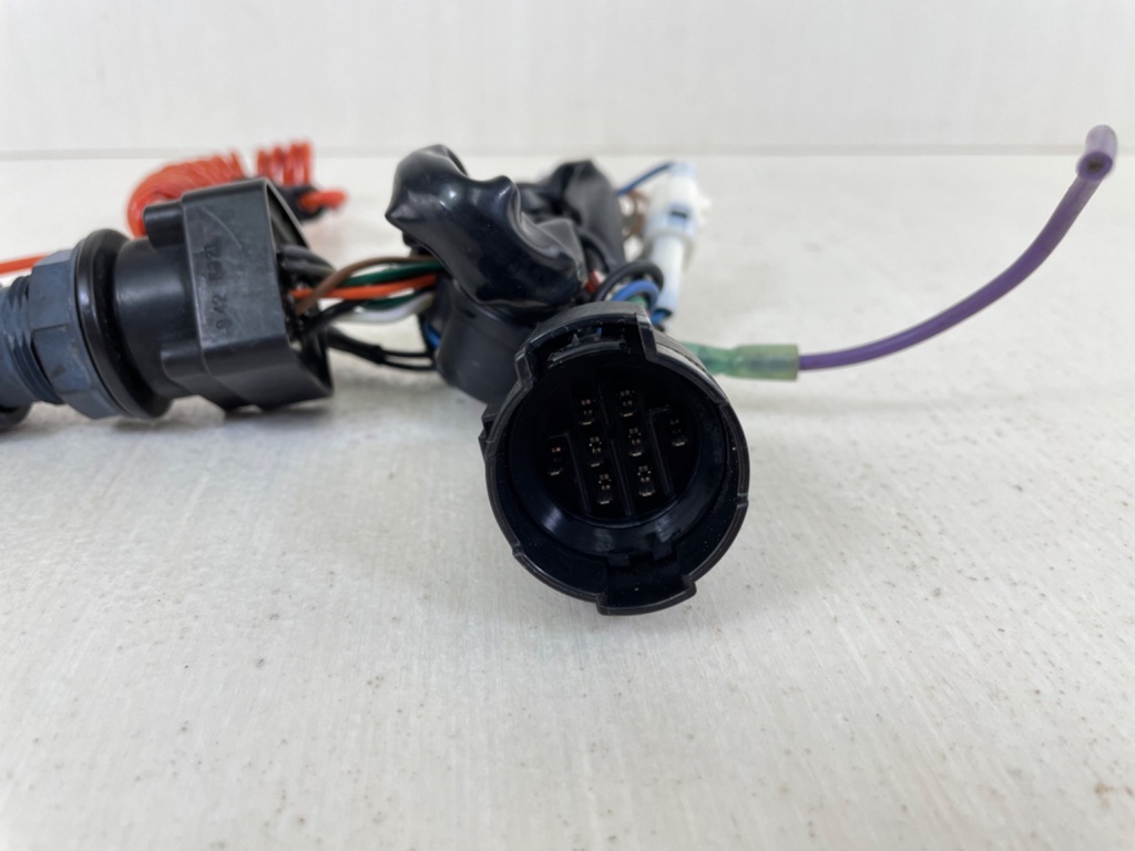 Suzuki Outboard Outboard Key Switch Assembly With Key - 8 Pin