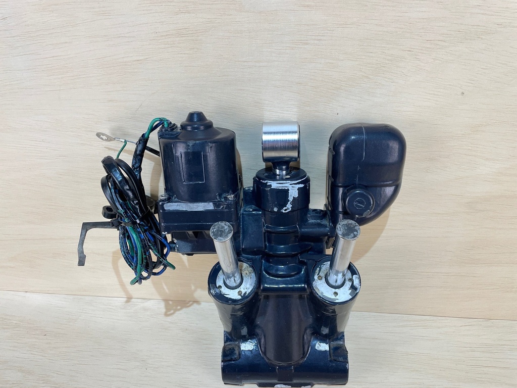 Johnson Evinrude Etec Ficht Hydraulic Power Trim & Tilt Assembly Great Condition