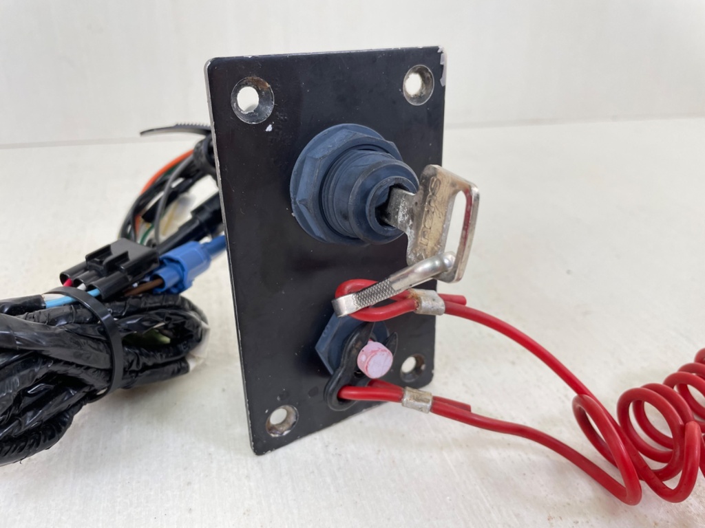 Suzuki Outboard Key Ignition Switch With Key 37100-96J27