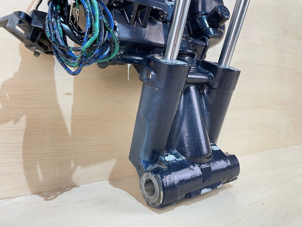 Johnson Evinrude Etec Ficht Hydraulic Power Trim & Tilt Assembly Great Condition