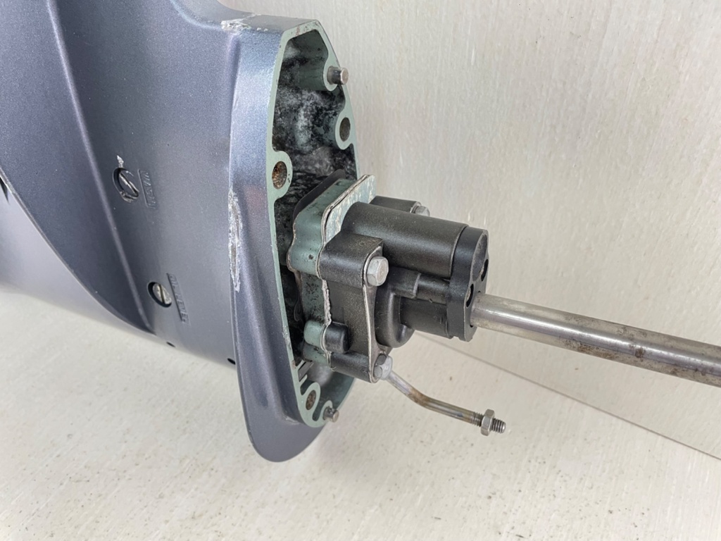 1994-2005 Yamaha 9.9HP 4 Stroke Outboard High Thrust Long Lower Unit Gear Case