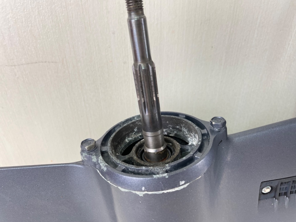 1994-2005 Yamaha 9.9HP 4 Stroke Outboard High Thrust Long Lower Unit Gear Case